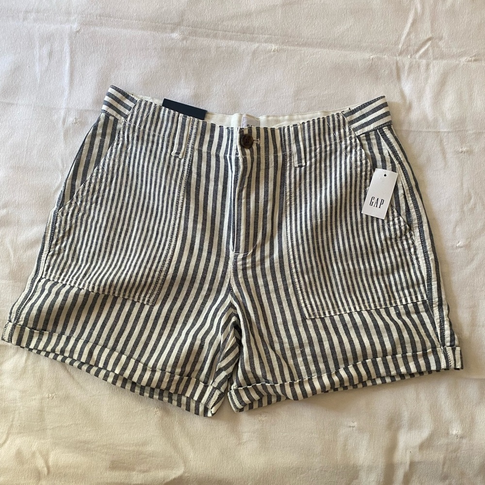 NWT Gap Girlfriend Chino Shorts